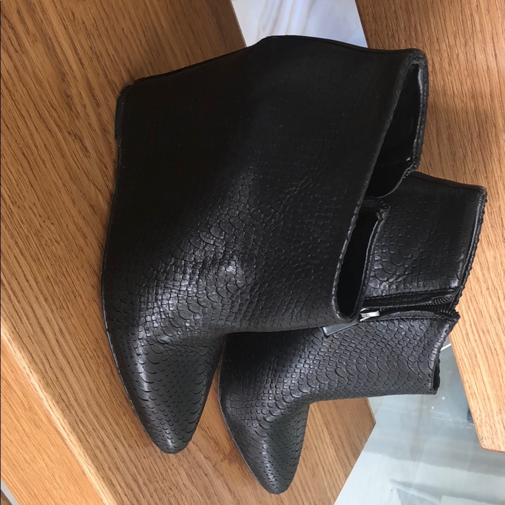 BCBG MaxAzria Booties - Picture 2 of 4